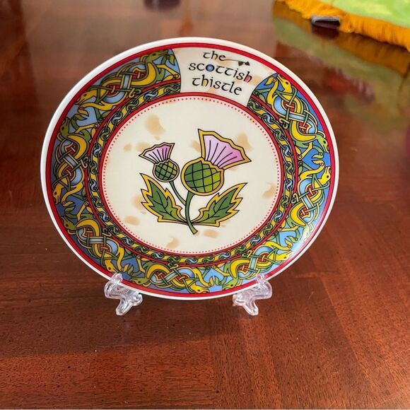 The Scottish Thistle Miniature 4" Bone China Collector Plate - Picture 4 of 7